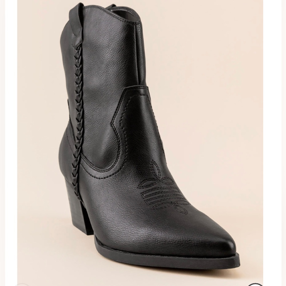Dolce VIta Women’s Black Braided Faux Vegan Leather Western Boots New